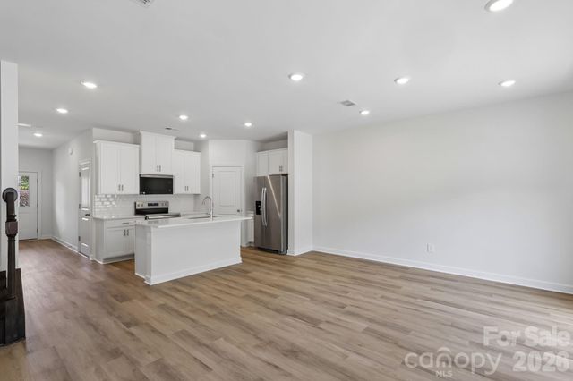 9037 Foggy Brook Loop, Charlotte, NC 28216
