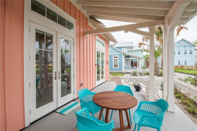 600 Center N 16, Port Aransas, TX 78373