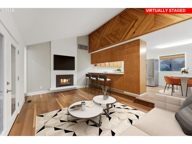 820 Se BARNES Ave, Gresham, OR 97080