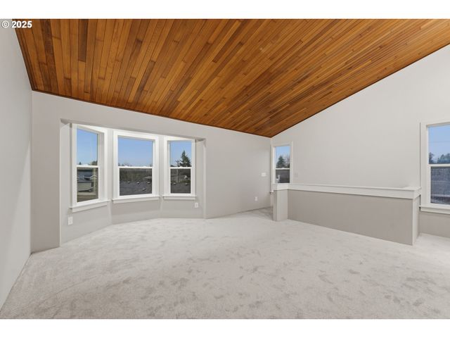 820 Se BARNES Ave, Gresham, OR 97080