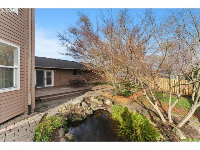 820 Se BARNES Ave, Gresham, OR 97080