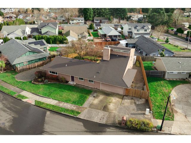 820 Se BARNES Ave, Gresham, OR 97080