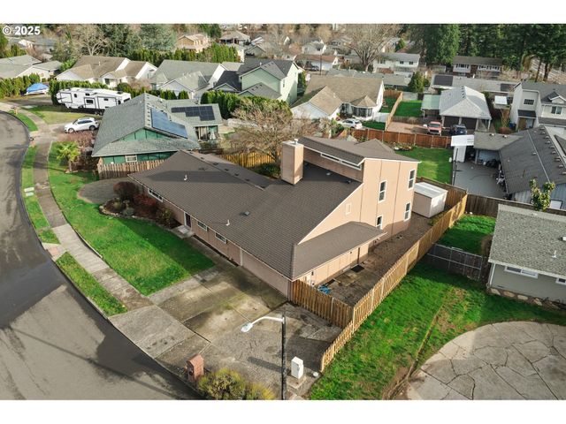 820 Se BARNES Ave, Gresham, OR 97080