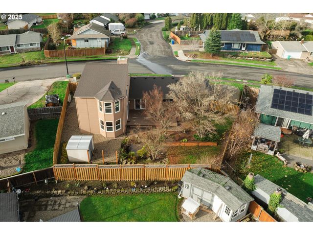 820 Se BARNES Ave, Gresham, OR 97080