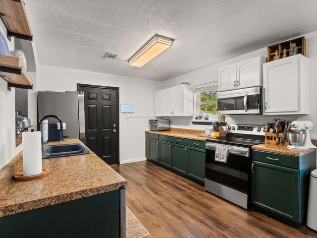 130 Bachelor Hollow, Leesville, LA 71446