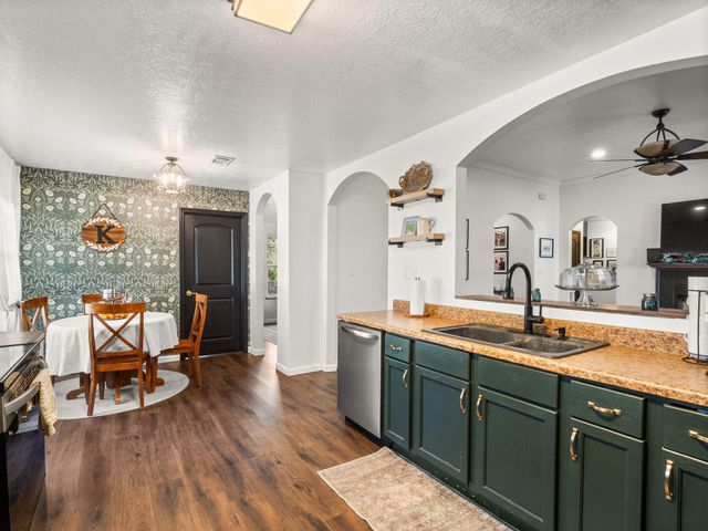 130 Bachelor Hollow, Leesville, LA 71446