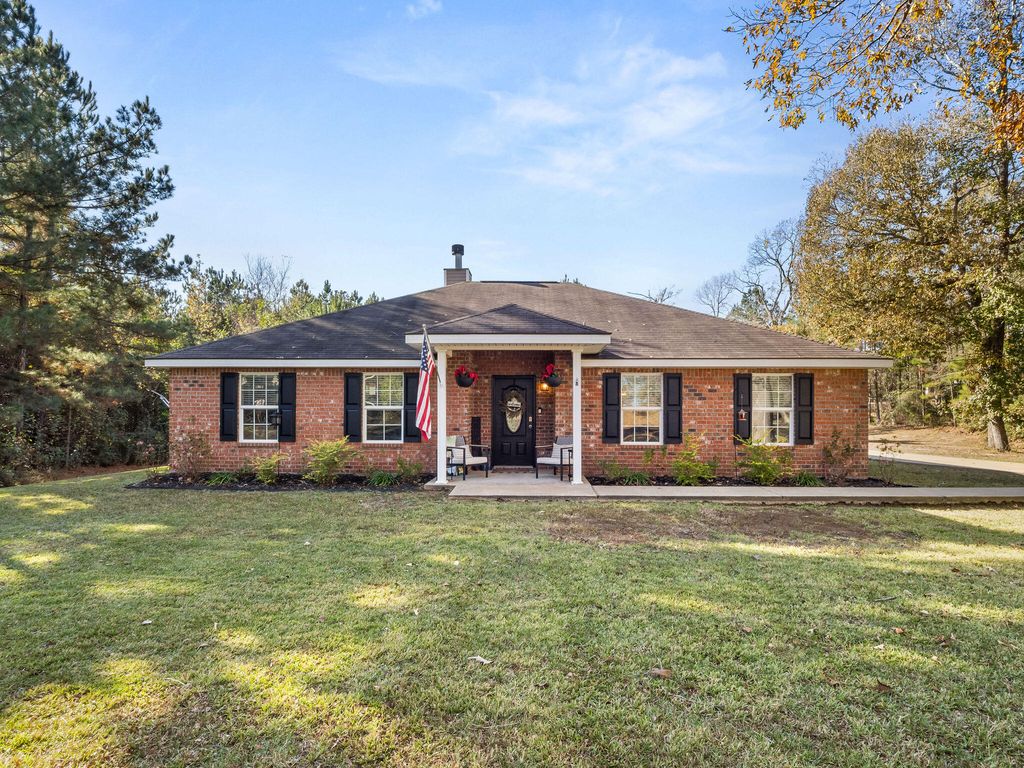 130 Bachelor Hollow, Leesville, LA 71446