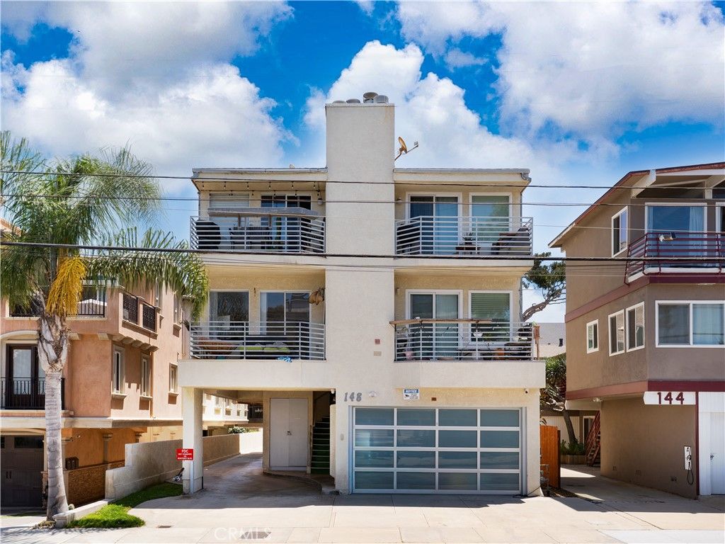 Image 1 of property listing at 148 Monterey Boulevard, Hermosa Beach, CA 90254