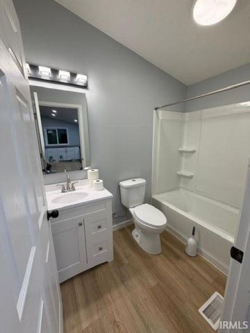 3970 N 900 West Road, Linton, IN 47441