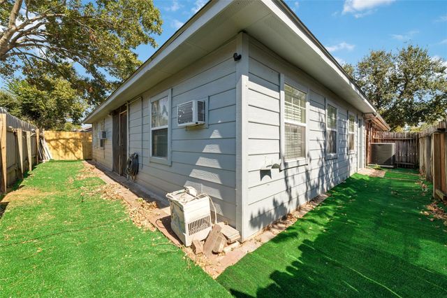 3511 Colleen Woods Circle, Houston, TX 77080