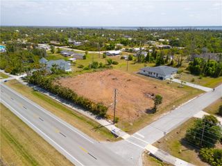 5500 Stringfellow RD, St. James City, FL 33956