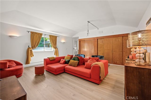 18733 Vintage Street, Northridge, CA 91324
