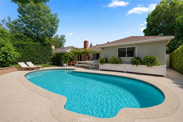 18733 Vintage Street, Northridge, CA 91324