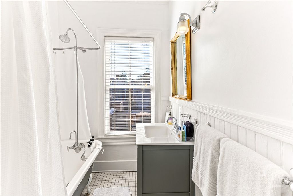 Image 15 of property listing at 317 E Anderson Street, Savannah, GA 31401