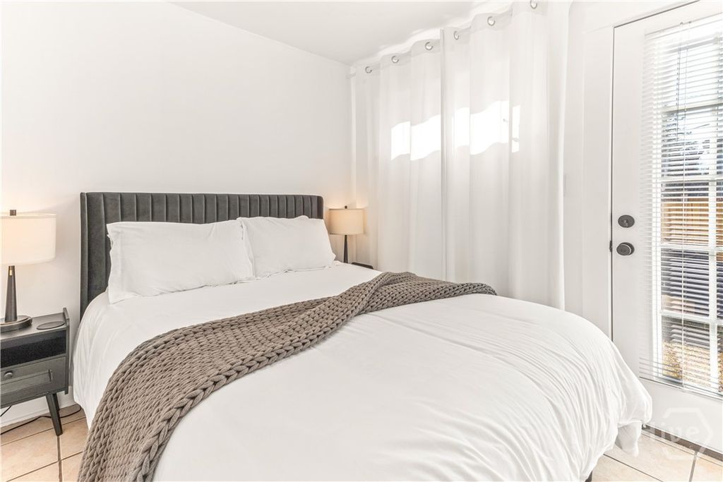 Image 9 of property listing at 317 E Anderson Street, Savannah, GA 31401