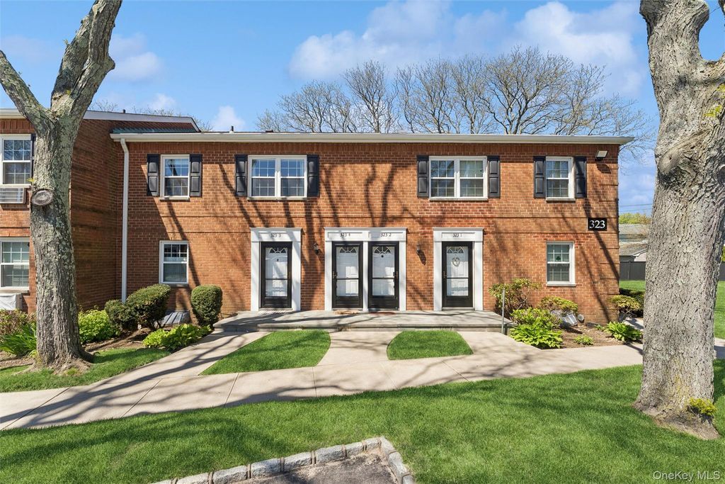 323 Hicksville Road 4, Bethpage, NY 11714