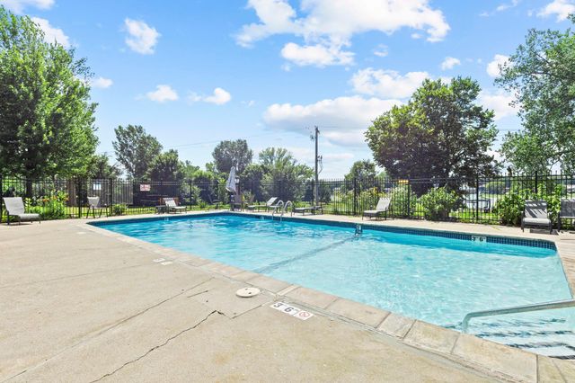 4201 Lakeside Avenue N 214, Brooklyn Center, MN 55429