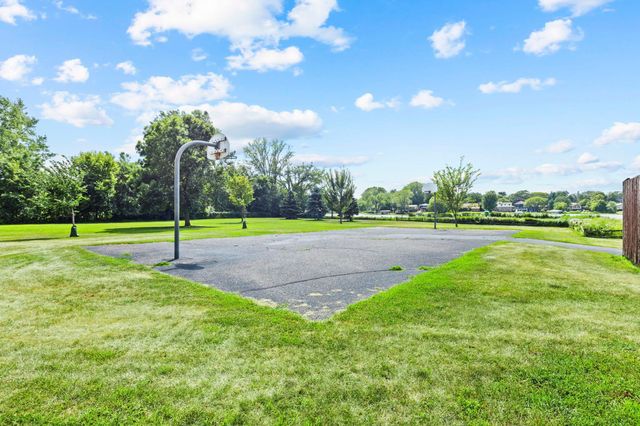 4201 Lakeside Avenue N 214, Brooklyn Center, MN 55429
