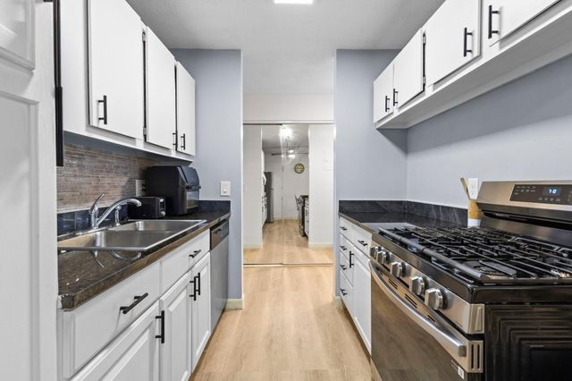 4201 Lakeside Avenue N 214, Brooklyn Center, MN 55429