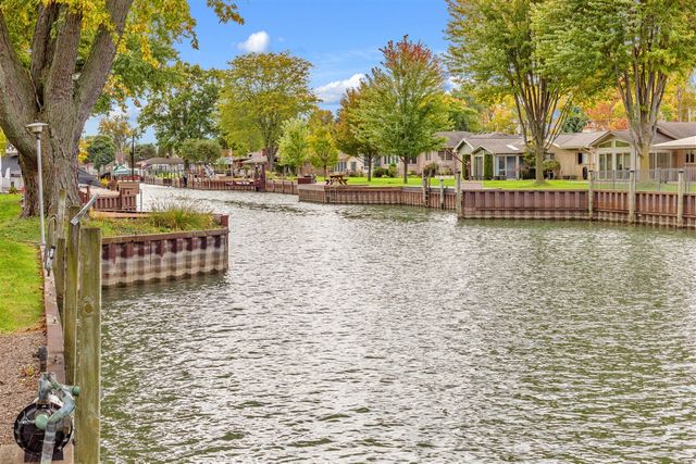 41589 Windmill Street, Harrison Twp, MI 48045