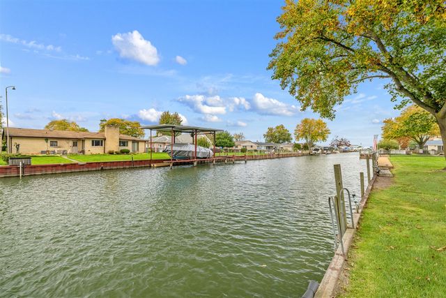 41589 Windmill Street, Harrison Twp, MI 48045