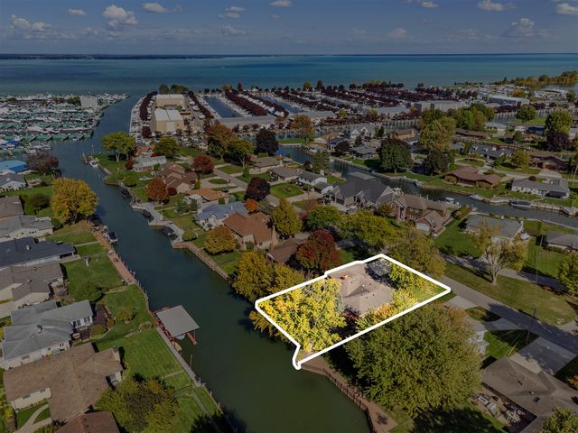 41589 Windmill Street, Harrison Twp, MI 48045