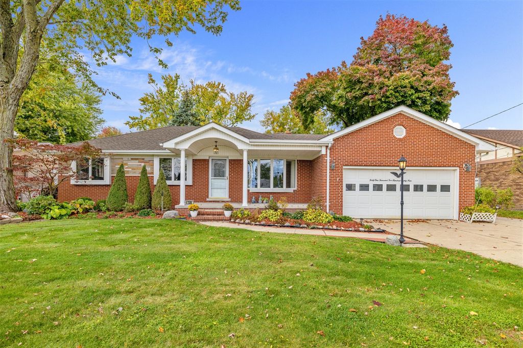 41589 Windmill Street, Harrison Twp, MI 48045