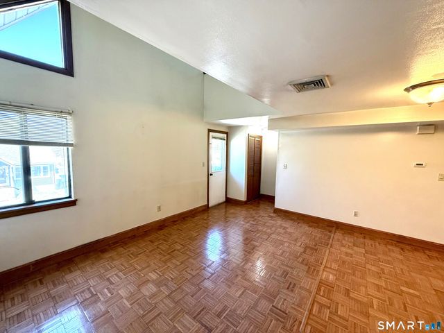 105 Tremont Avenue C, Bridgeport, CT 06606