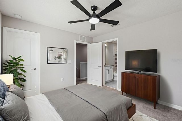 1318 PAINTED BUNTING AVENUE, Oakland, FL 34787