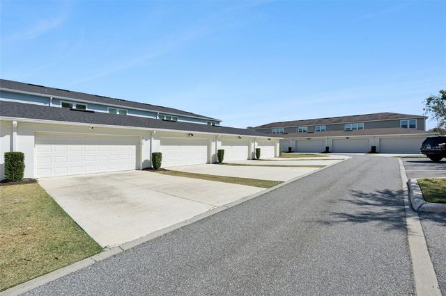 1318 PAINTED BUNTING AVENUE, Oakland, FL 34787