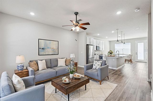 1318 PAINTED BUNTING AVENUE, Oakland, FL 34787