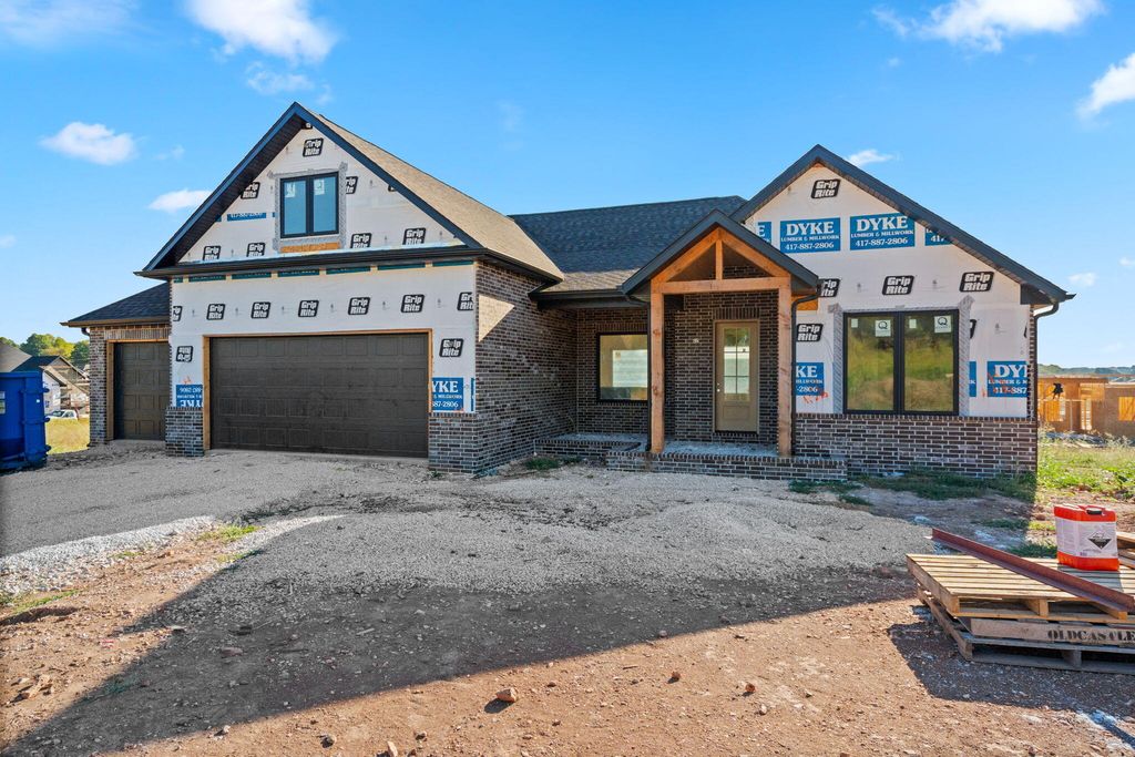 1632 Wonderview, Springfield, MO 65802