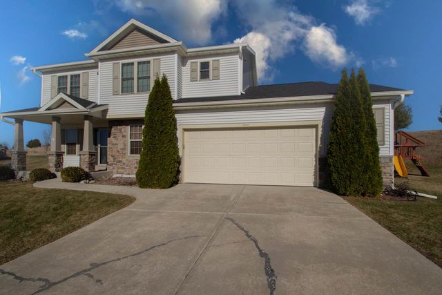 N8202 Pritchard Farm ROAD, Ixonia, WI 53036