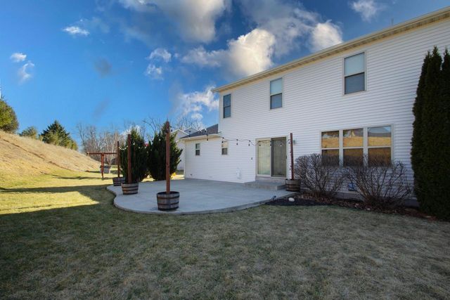 N8202 Pritchard Farm ROAD, Ixonia, WI 53036