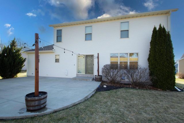 N8202 Pritchard Farm ROAD, Ixonia, WI 53036