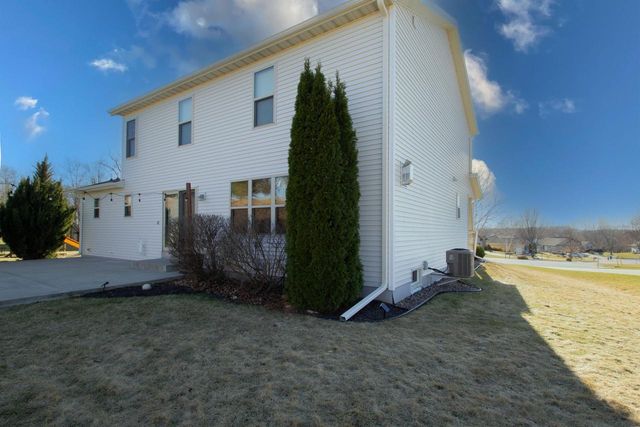 N8202 Pritchard Farm ROAD, Ixonia, WI 53036