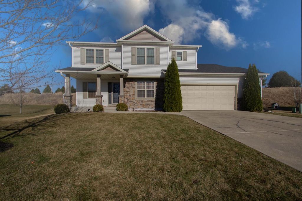 N8202 Pritchard Farm ROAD, Ixonia, WI 53036