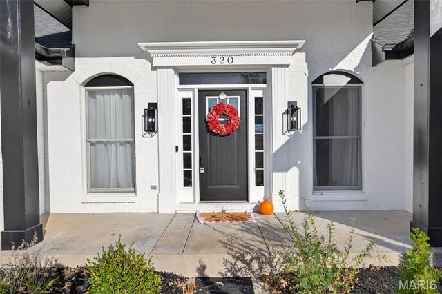 320 Meadow Place Court, St Charles, MO 63303