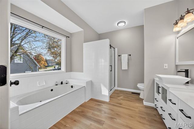 320 Meadow Place Court, St Charles, MO 63303