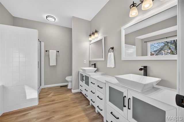 320 Meadow Place Court, St Charles, MO 63303