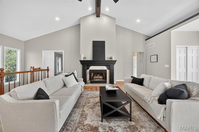 320 Meadow Place Court, St Charles, MO 63303