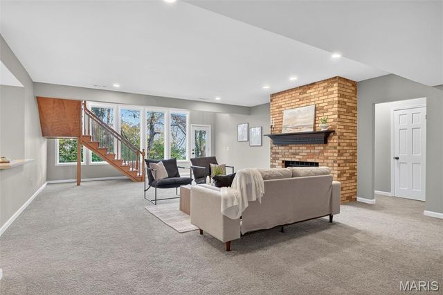 320 Meadow Place Court, St Charles, MO 63303