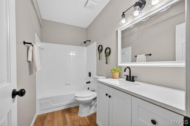 320 Meadow Place Court, St Charles, MO 63303