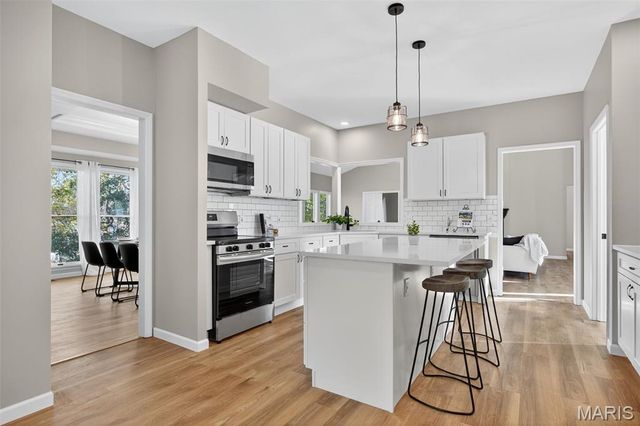 320 Meadow Place Court, St Charles, MO 63303