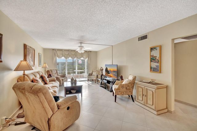 2901 Victoria Circle L4, Coconut Creek, FL 33066