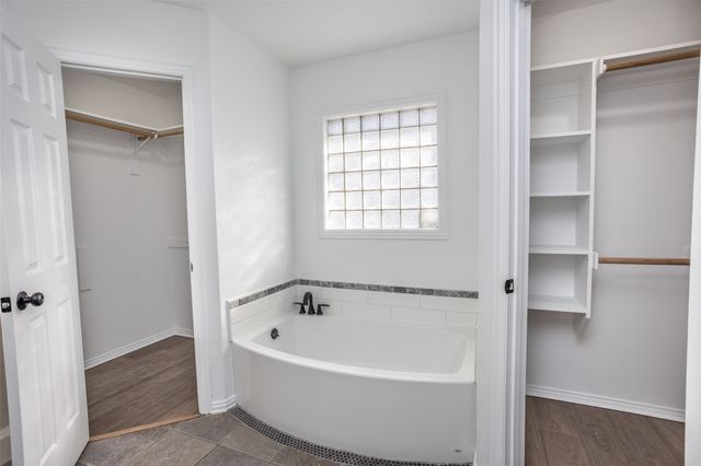 1716 Windsor Drive, Gainesville, TX 76240