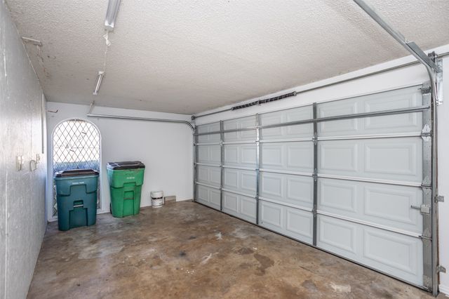 1716 Windsor Drive, Gainesville, TX 76240