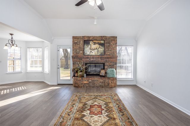 1716 Windsor Drive, Gainesville, TX 76240