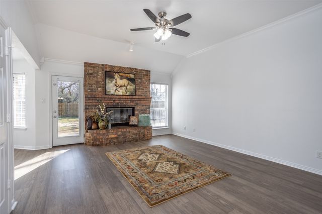 1716 Windsor Drive, Gainesville, TX 76240