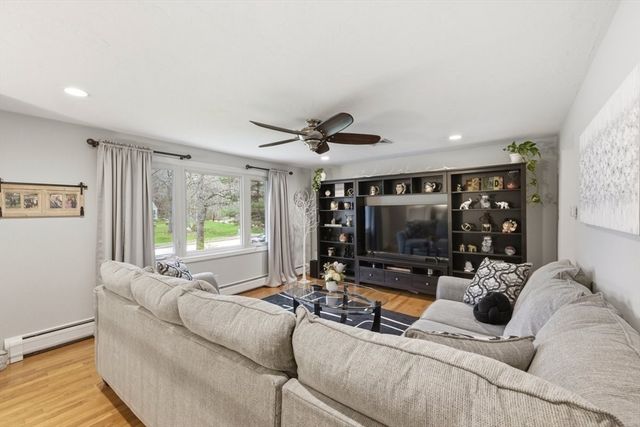 11 Sunrise Road, Foxboro, MA 02035